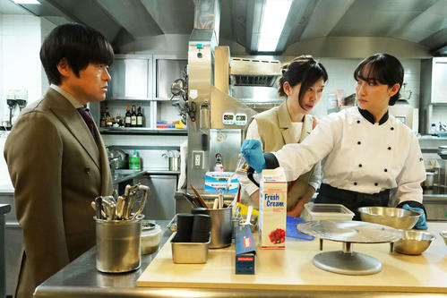篠原涼子＆バカリズム「イップス」第４話４・９％　人気パティスリーオーナーの死体が発見される