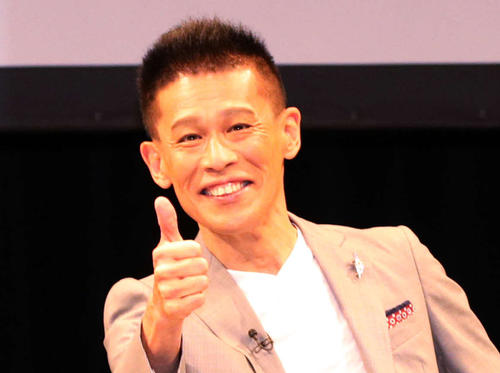 柳沢慎吾「警察24時」ネタのタバコパッケージ無線　大物ミュージシャンが教えてくれた