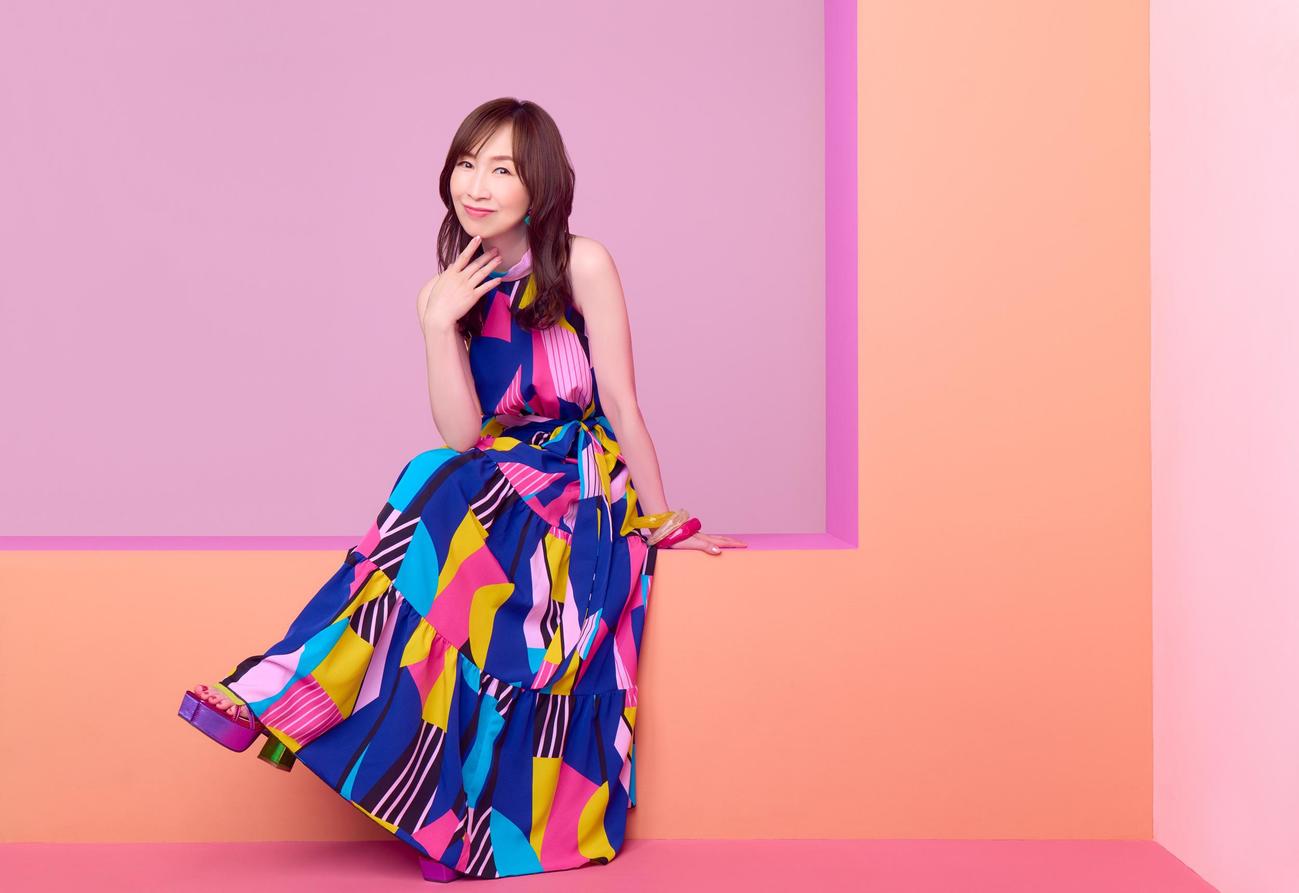 8月7日に発売するアニメソングのカバーアルバム「ANISON COVERS2」のジャケット写真で34年ぶりの水着ショットを披露した森口博子