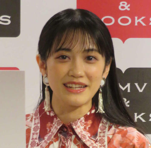 舞台「パリピ孔明」小泉萌香の喉の不調で一部演出変更　収録音源の使用など　本人もＸで謝罪