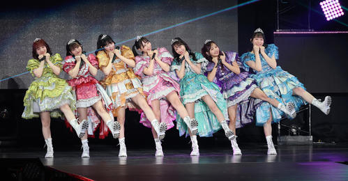 FRUITS ZIPPER、ガルアワ初出演「皆さんぜひ遊びに来て」初日本武道館公演も告知