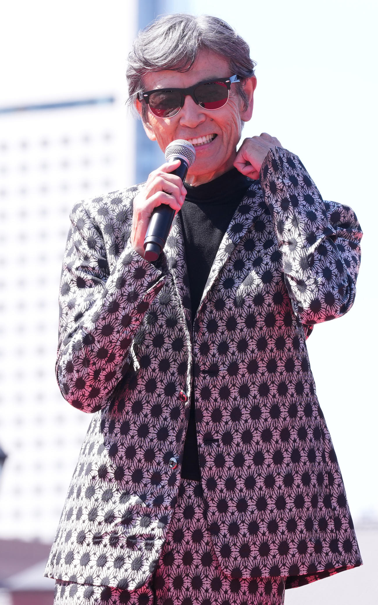 「帰ってきた　あぶない刑事」レッドカーペットイベントで笑顔の柴田恭兵（撮影・鈴木みどり）