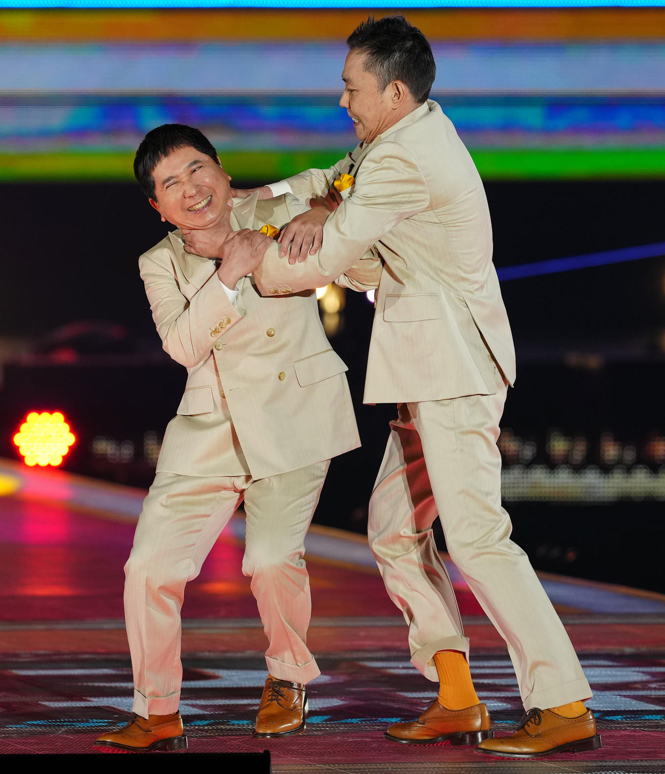 「Rakuten GirlsAward 2024 S／S」に登場する爆笑問題の太田光（右）と田中裕二（撮影・江口和貴）