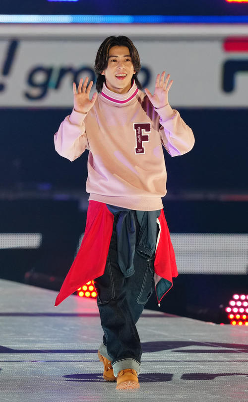 「Rakuten GirlsAward 2024 S/S」に登場するAぇ!groupの末澤誠也(撮影・江口和貴)