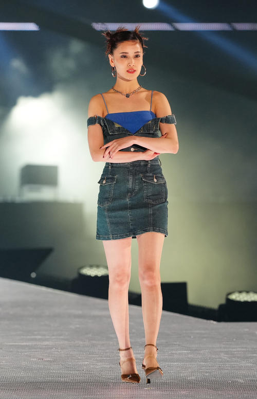 「Rakuten GirlsAward 2024 S/S」に登場する藤井夏恋(撮影・江口和貴)