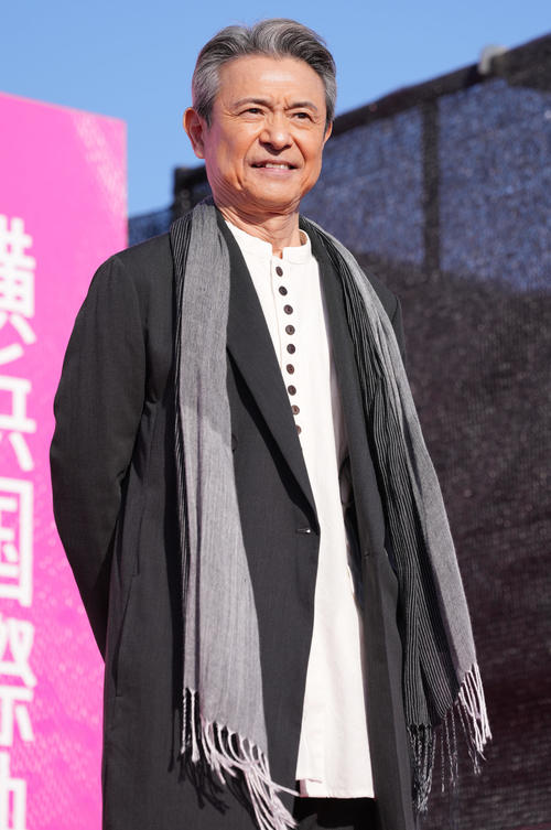 「第2回横浜国際映画祭」レッドカーペットイベントに登壇した升毅（撮影・鈴木みどり）