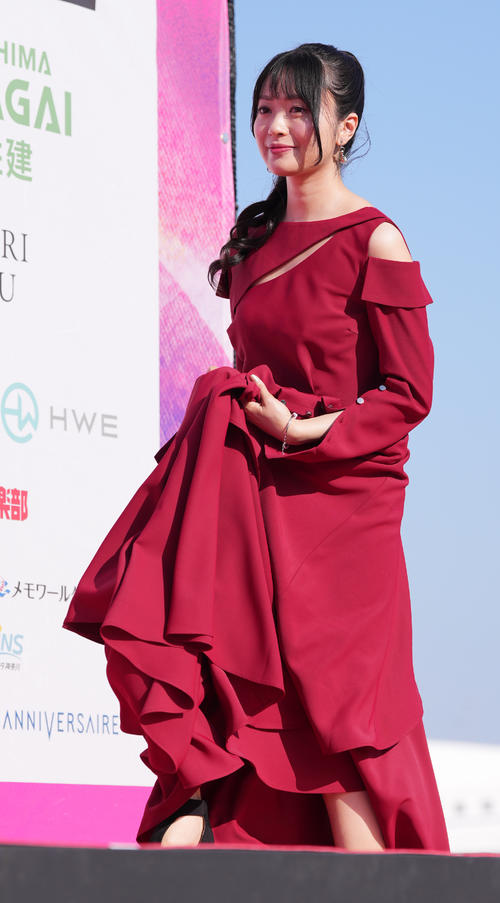 「第2回横浜国際映画祭」レッドカーペットに登壇した北原里英（撮影・鈴木みどり）