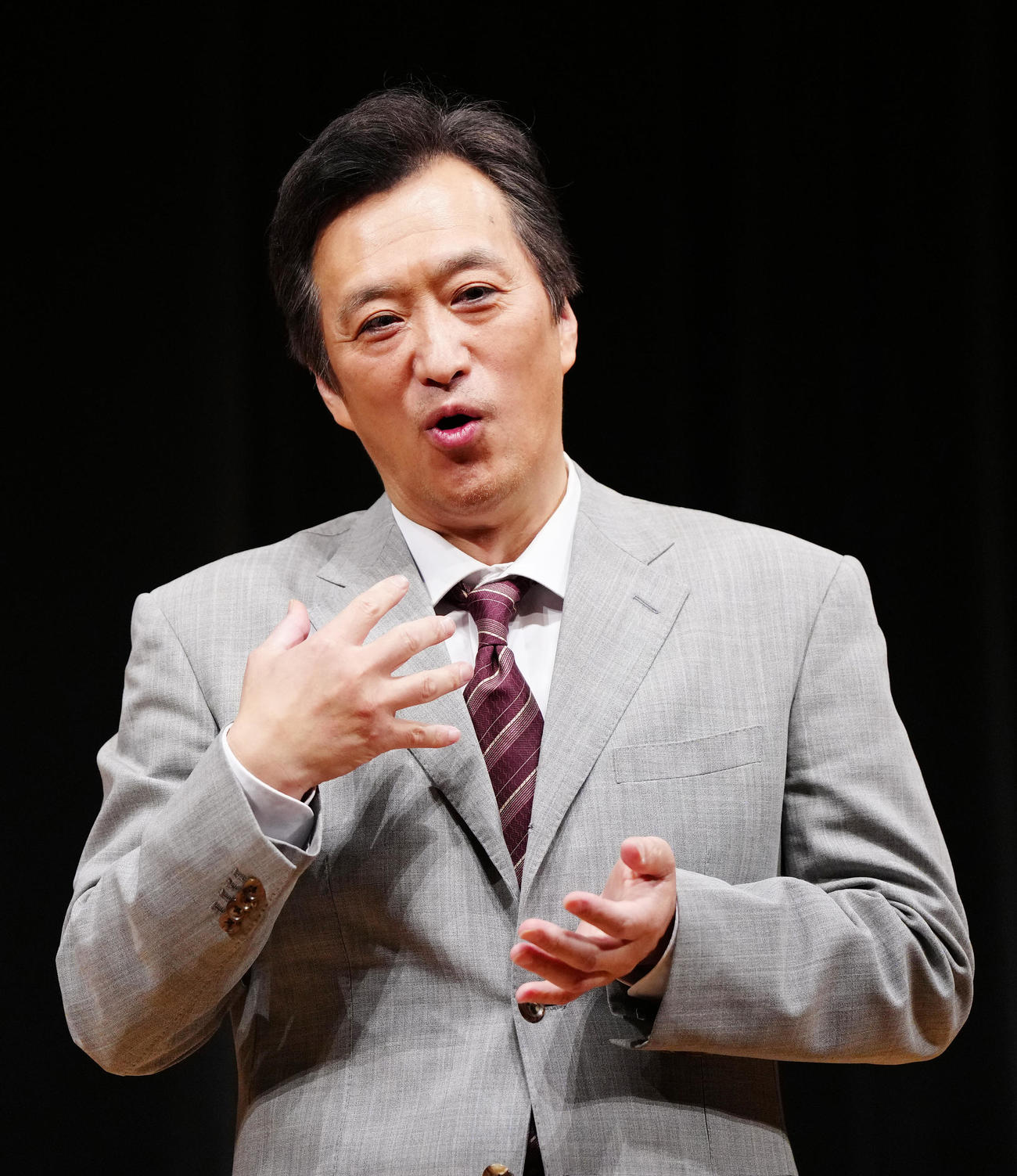 父唐十郎さんについて語る大鶴義丹（撮影・江口和貴）