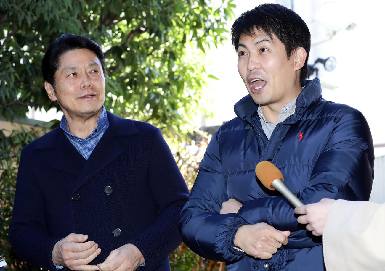 下嶋兄（右）左は峰竜太（2020年3月撮影）