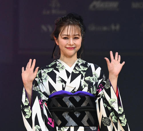 “しっとりいい女”村重杏奈が横川尚隆のハートをがっちりキャッチ　肉体誇示には冷めた目