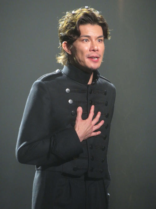 柿澤勇人「ハムレット」初日「過酷な役、濃密な稽古は初めて」蜷川幸雄さん“千本ノック”同様、高熱出た
