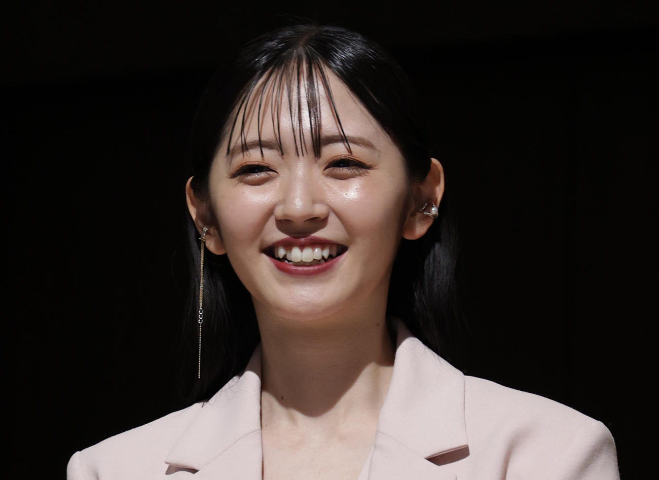 鈴木愛理（2024年4月撮影）