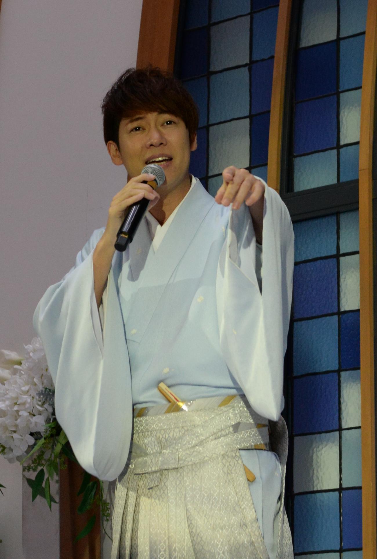 新曲「黄昏のシルエット」の発売記念ライブを行った松阪ゆうき