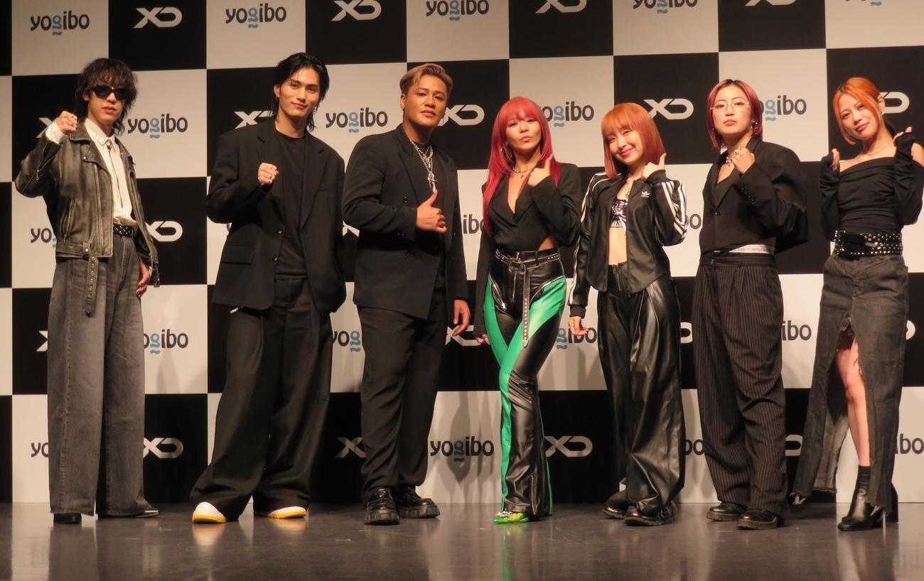 音楽フェス「XD World Music Festival」の開催発表会見に登壇した、左からAile The Shota、DJ SHUZO、ELLY、TSUBAKILLの4人