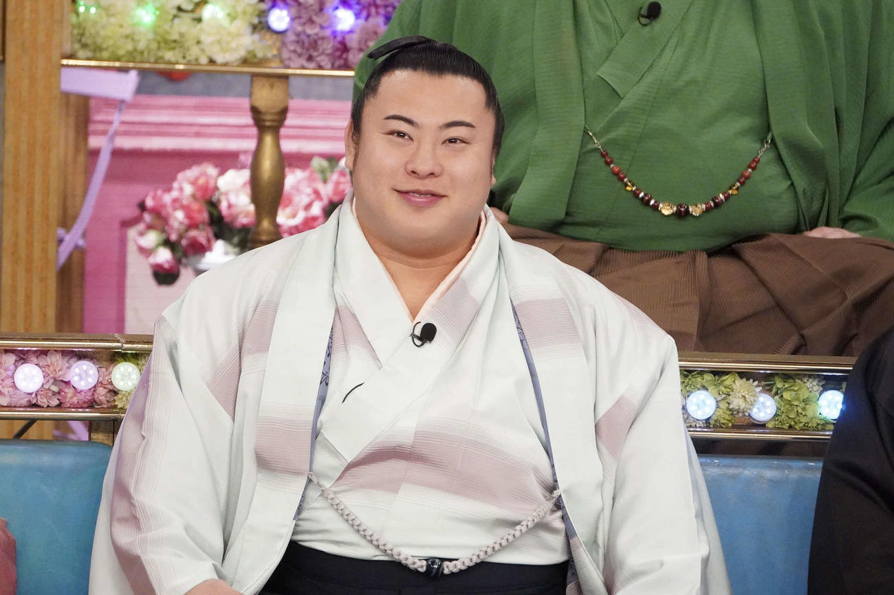 フジテレビ系「トークィーンズ」に出演する翔猿（C）フジテレビ