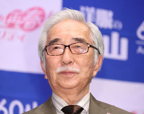 大村崑「元気ハツラツ！　オロナミンC」往年のCM名ぜりふを絶叫　得意のスクワットも披露