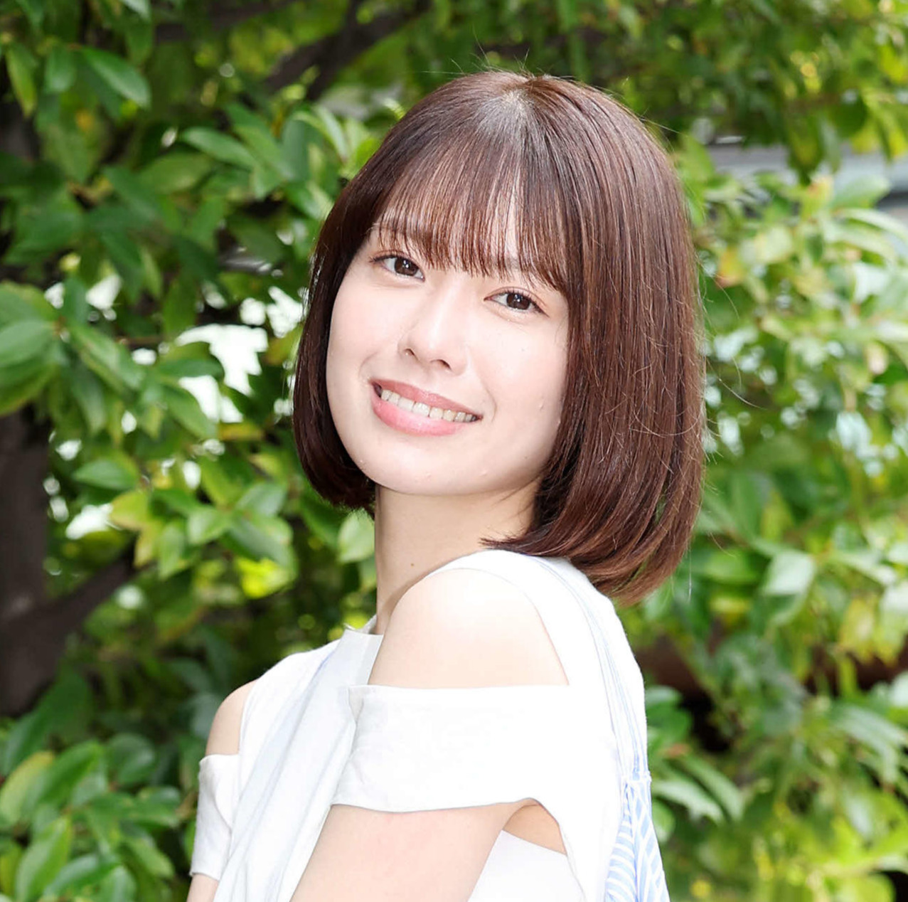 1st写真集「青春の時刻表」を発売する小田えりな（撮影・鈴木正人）