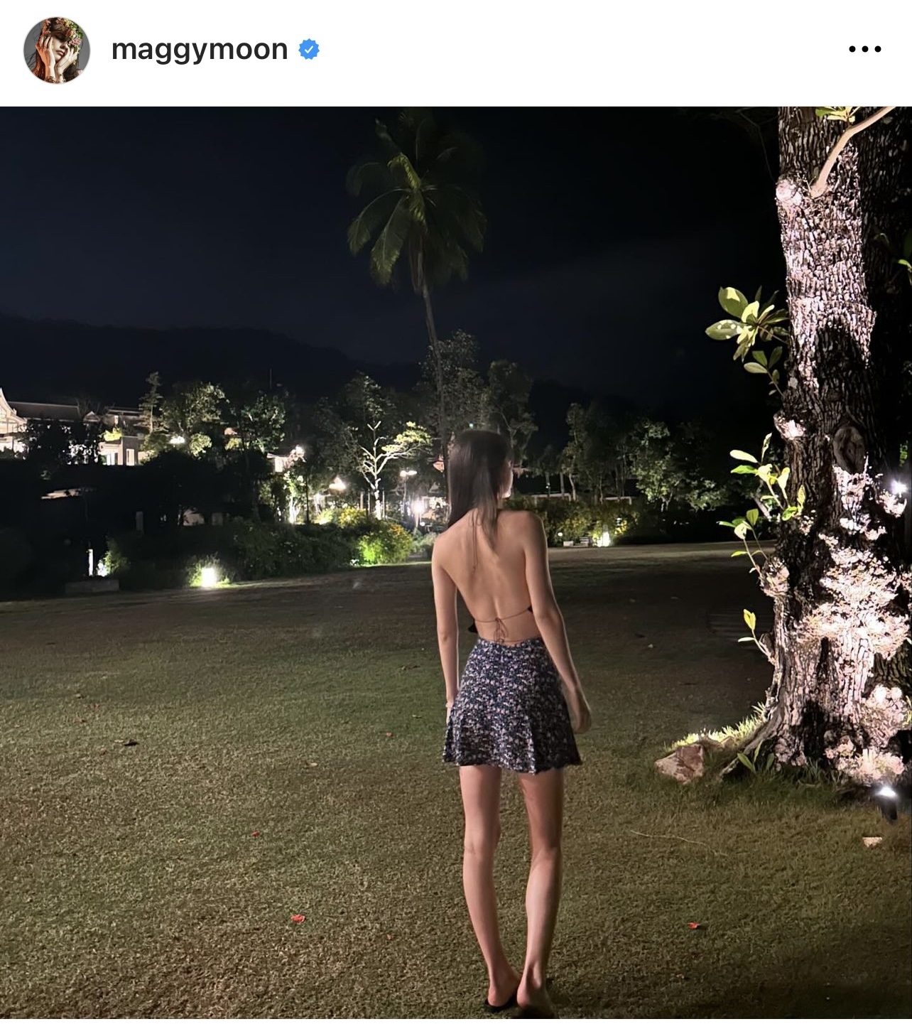 （マギーのインスタグラムから）