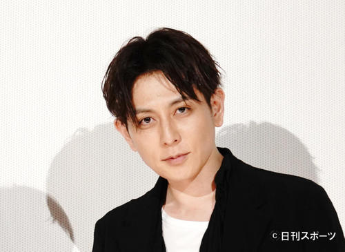 ケミストリー、PUFFYと家族写真風ショットでコラボ発表「化学反応が起こったとしても爆発一択」