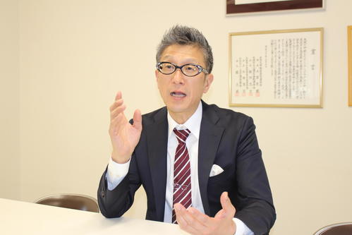 上方落語に「波乱」起こした鶴瓶弟子の思い　銀瓶「昼席改革」公約270人に郵送　会長候補選
