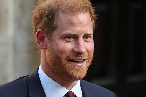 ヘンリー王子「国王を鼻であしらった」と英紙報道　英式典で国王から贈られた記念メダルつけず