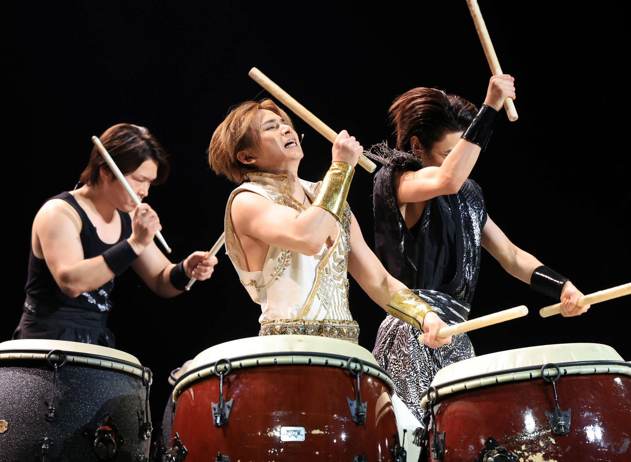 国内演劇・単独主演記録1位更新となる「Endless SHOCK」2018回公演で熱演する堂本光一（撮影・浅見桂子）
