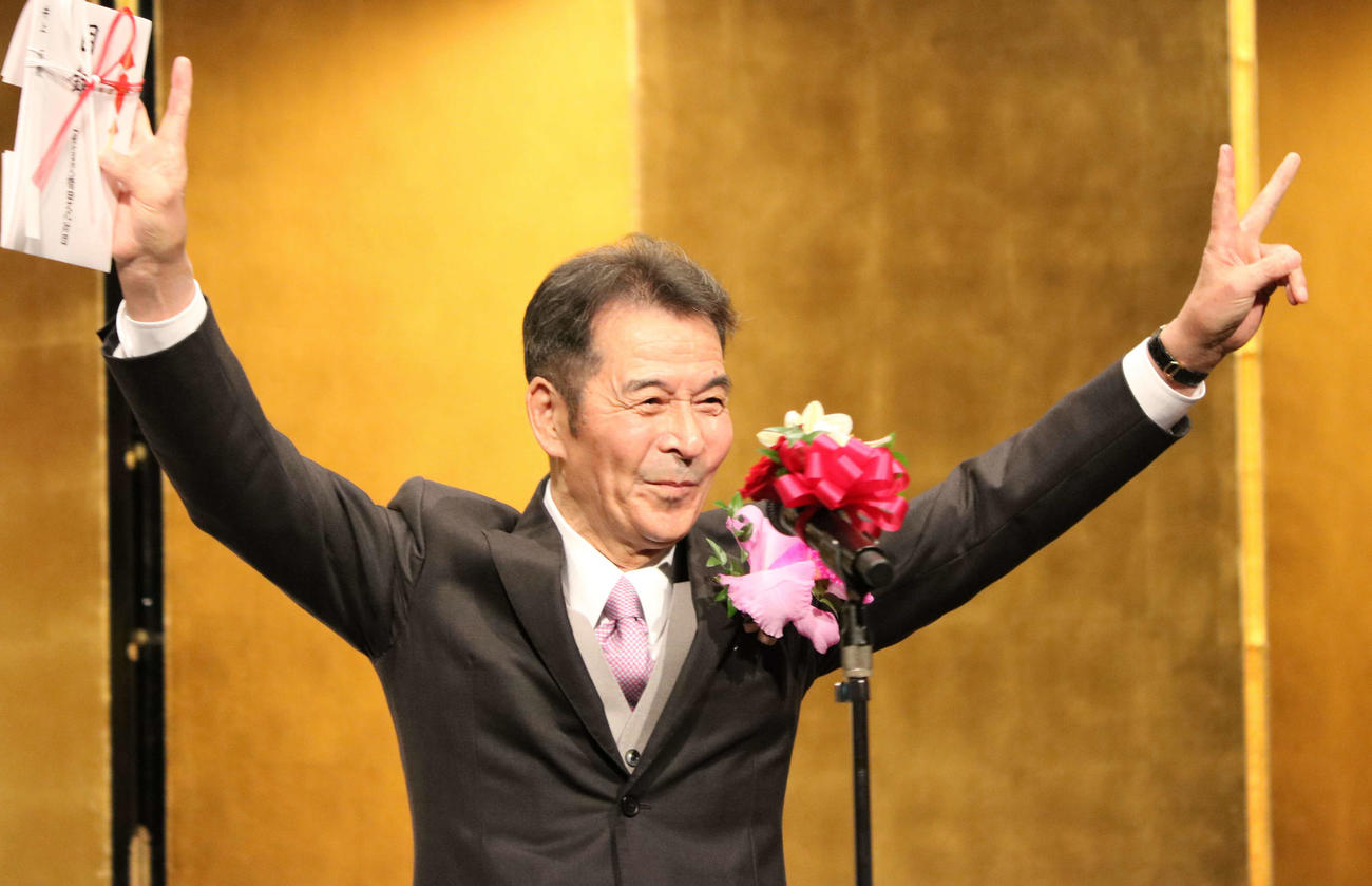 「第32回橋田賞授賞式」に出席し、橋田賞特別賞を受賞した井上順（撮影・塚本光）