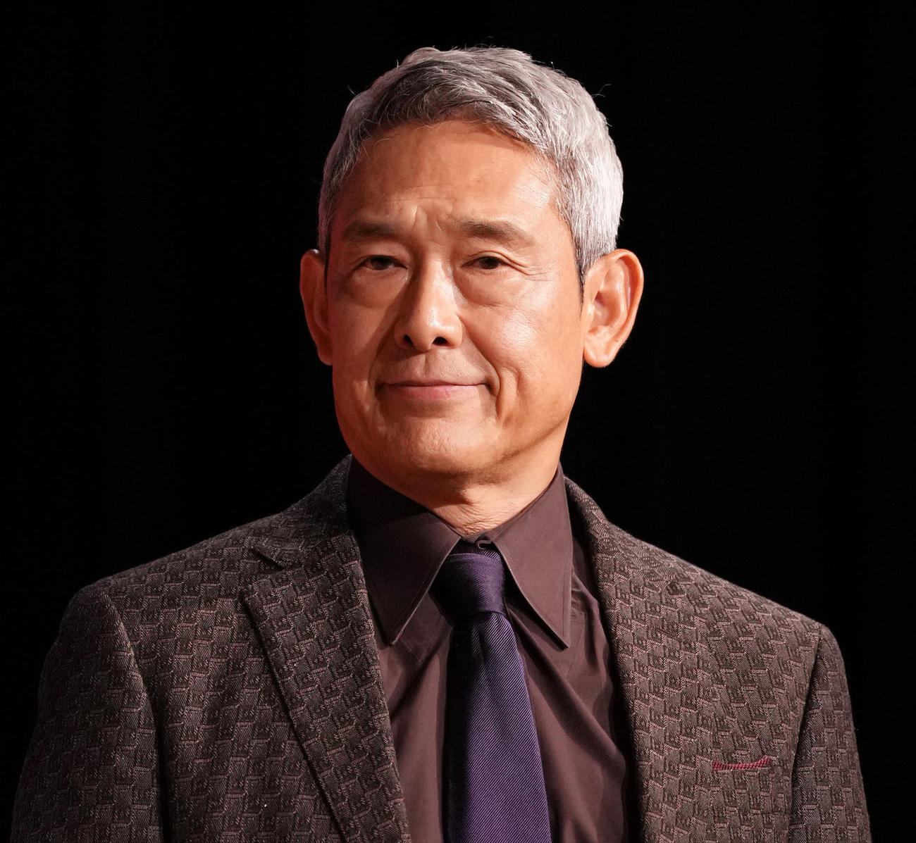 鶴見辰吾（23年6月撮影）
