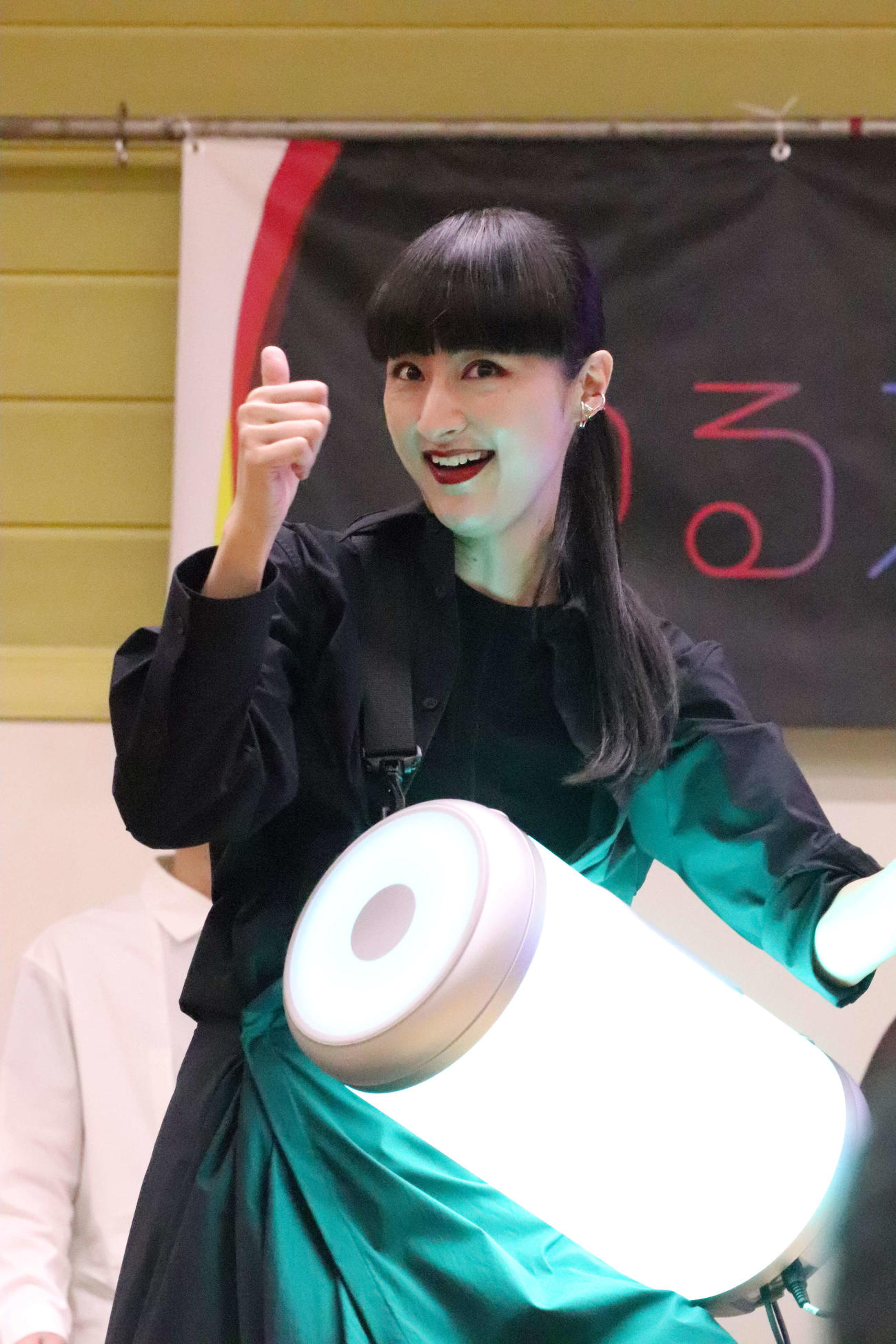 「ゆるスポーツランド2024」オープニングイベントに登場したシシド・カフカ（撮影・加藤理沙）