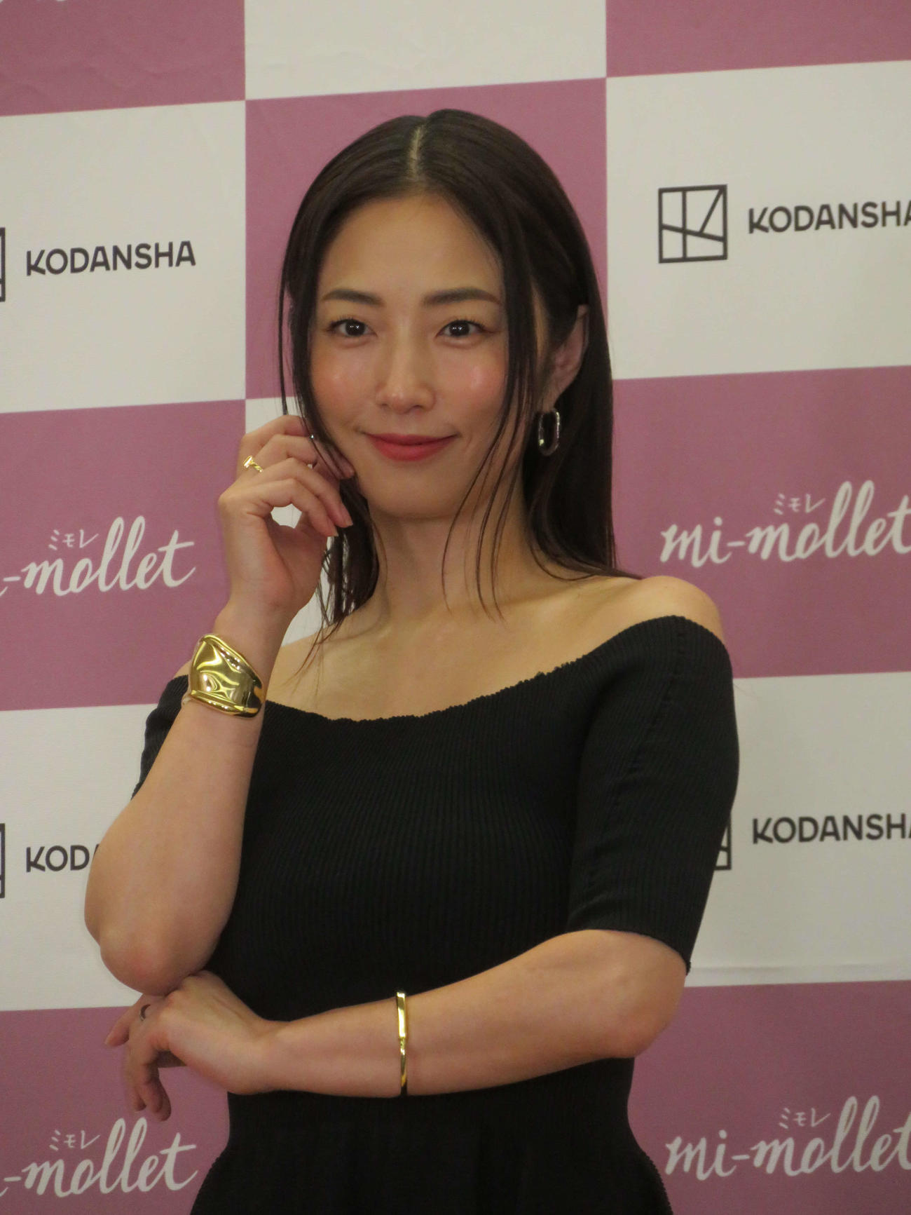 新著「心に効く美容」発売記者会見に登壇したMEGUMI（撮影・村上幸将）
