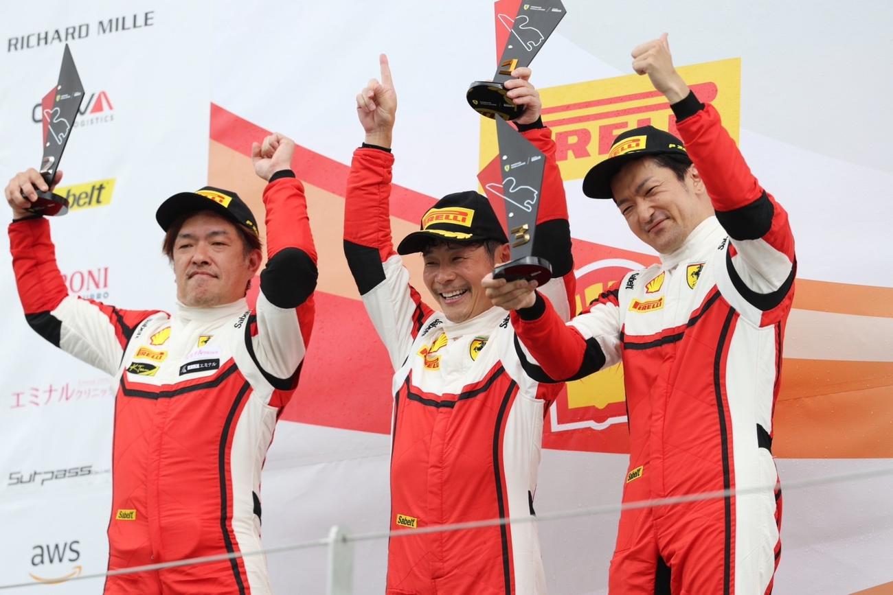本格カーレース初参戦で初優勝した前澤友作氏（C）MAEZAWA RACING
