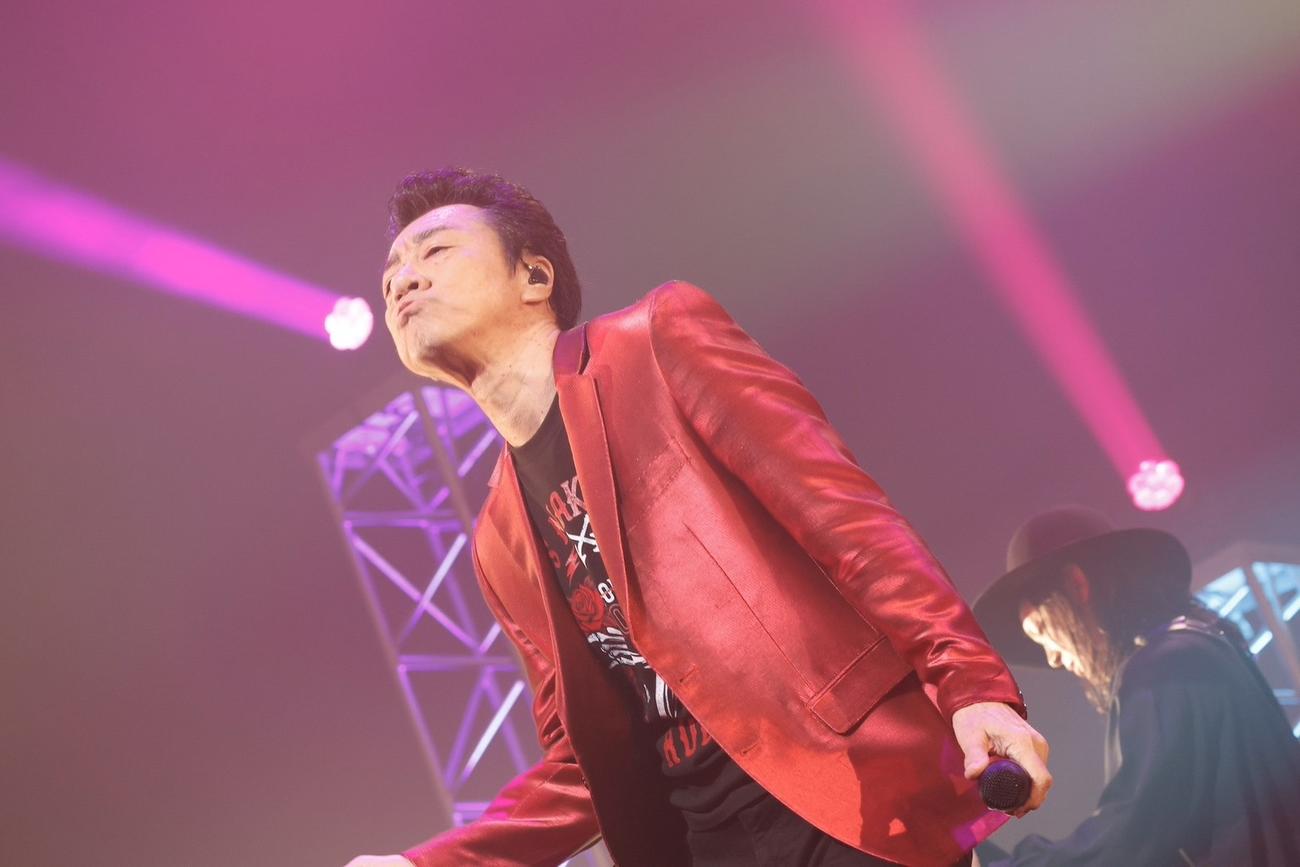 ライブ「LOVE＆LIVE」で復帰したHOUND DOG大友康平