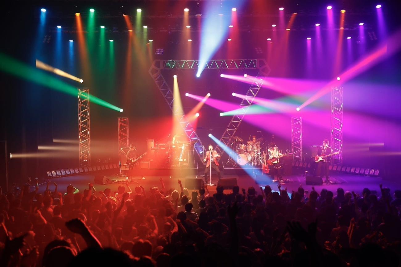 ライブ「LOVE＆LIVE」で復帰したHOUND DOG大友康平