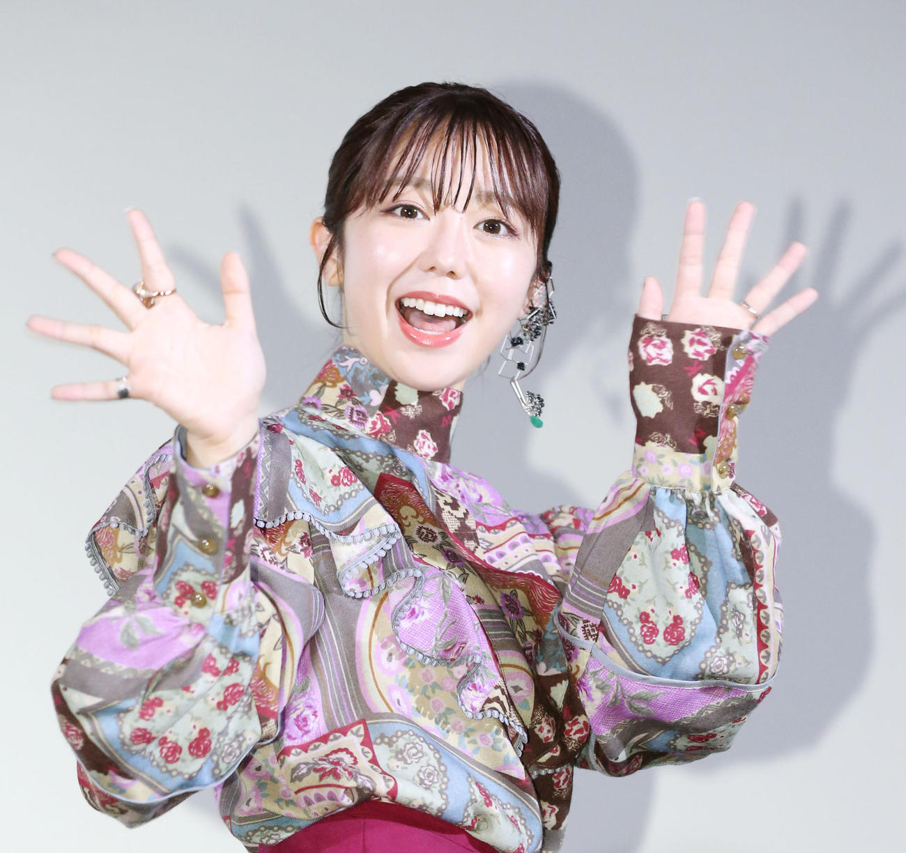 峯岸みなみ（22年10月撮影）