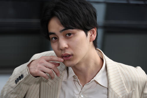 鈴木志遠「役者として幅広がった」映画単独初主演　順風満帆に見えるも、裏には葛藤も…／後編