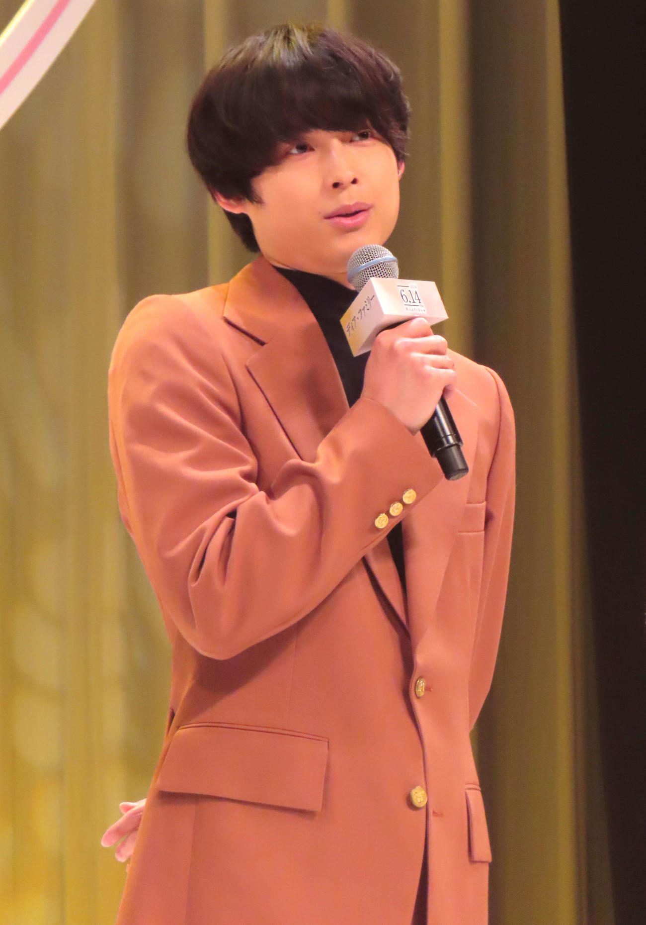 映画「ディア・ファミリー」試写会上映後に再登場したSixTONES松村北斗