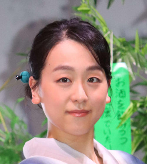 浅田真央さん、48歳で亡くなった母との２ショットとともに思いをつづる「また逢える日まで…」