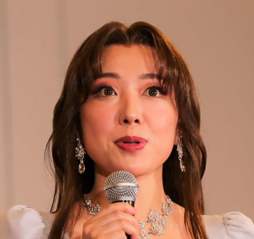 「そのままお嫁さんに来てくれないかな」平原綾香、純白のドレス姿が美しすぎると話題に