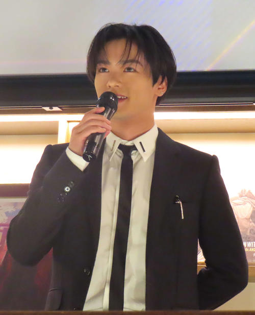 川村壱馬「BATTLE OF TOKYO」展示会に興奮「膝をついてありがとうと言いたい」