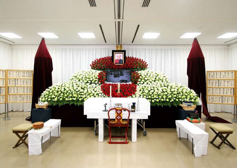 唐十郎さんの告別式祭壇（劇団唐組公式ブログから）