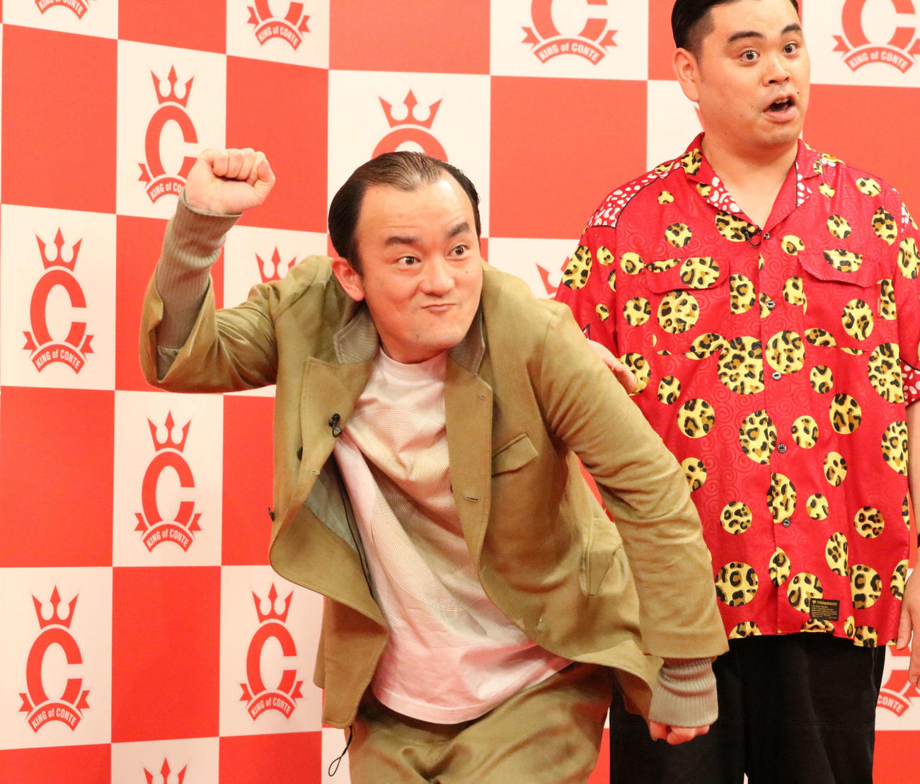 TBS「キングオブコント2024」エントリー表明会見で「非ギャガー」を披露したななまがり森下直人（左）（撮影・塚本光）