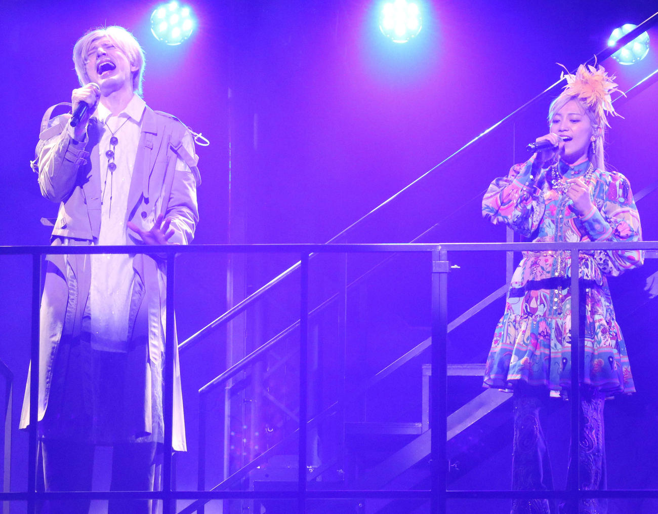 自身がプロデュースしたエンターテインメントショー「TOKYO～the city of music and love～」で歌う城田優とスペシャルゲストで参加のmiwa（撮影・深田雄智）