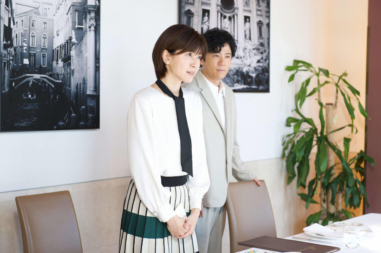 NHKドラマ「燕は戻ってこない」の場面写真