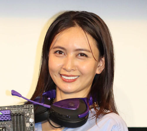 第４子妊娠中の加藤夏希「私の今後の芸能生活を考え」所属事務所移籍を発表