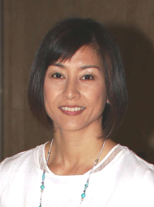 「東京ラブストーリー」出演55歳女優が黒髪ショートで久々TV「誰か分からん」「スタイル健在」