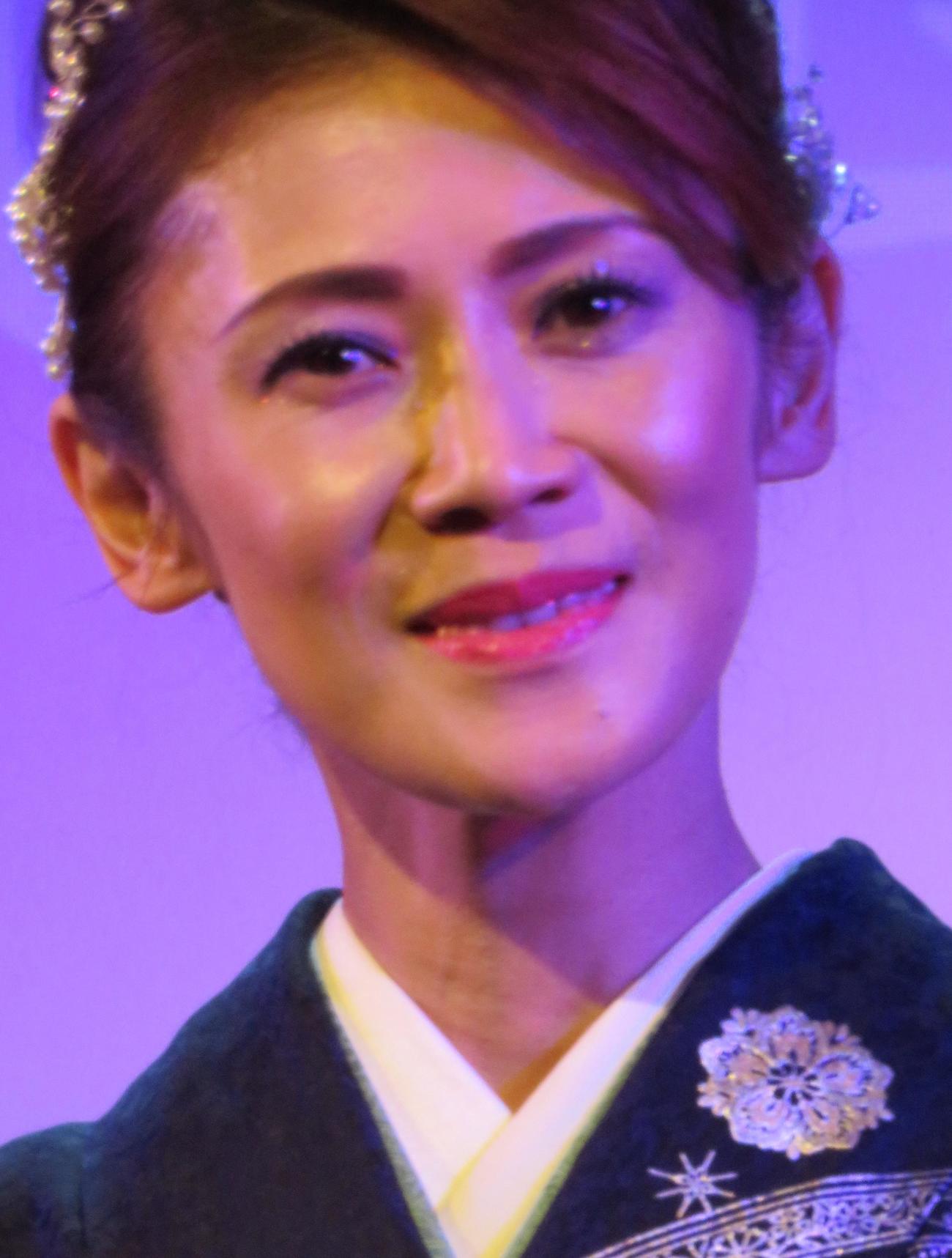新曲「海峡流れ星」の発売記念ライブを行った美貴じゅん子