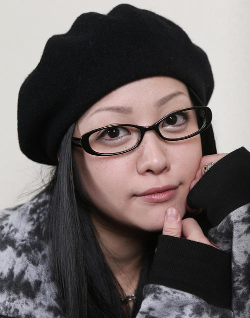 ３度逮捕の38歳小向美奈子「今はやってないですよね？」の直撃質問に”回答”