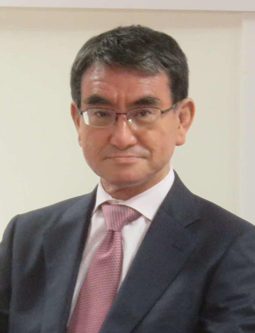 河野太郎氏、交通違反時の拇印「任意なので断っても問題ない」投稿「警察官への徹底を」の声