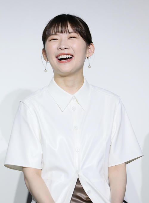 伊藤沙莉、35歳女優との写真が「豪華ショット」と話題「年々綺麗になっていくよね」の声