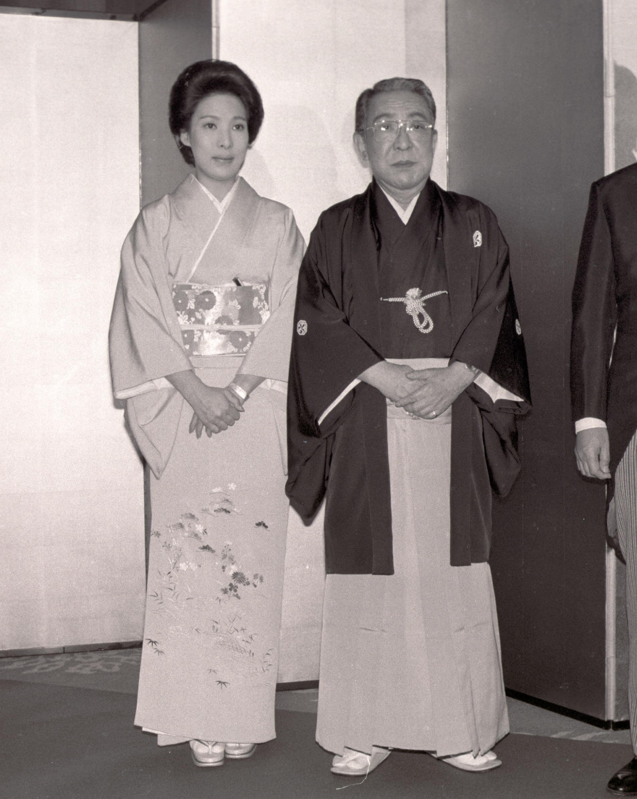 父17代目中村勘三郎（右）と波乃久里子（1980年12月撮影）
